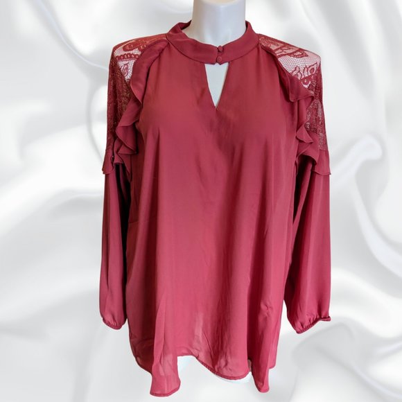 Torrid blouse with lace shoulders - Picture 1 of 4
